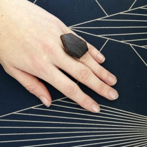 Bague en bois de fer
