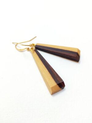 Bijou en bois de violette