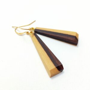 Bijou en bois de violette