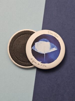 Magnet Fleur Bleue et fière de l'être