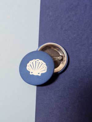 Badge cyanotype coquille Saint Jacques
